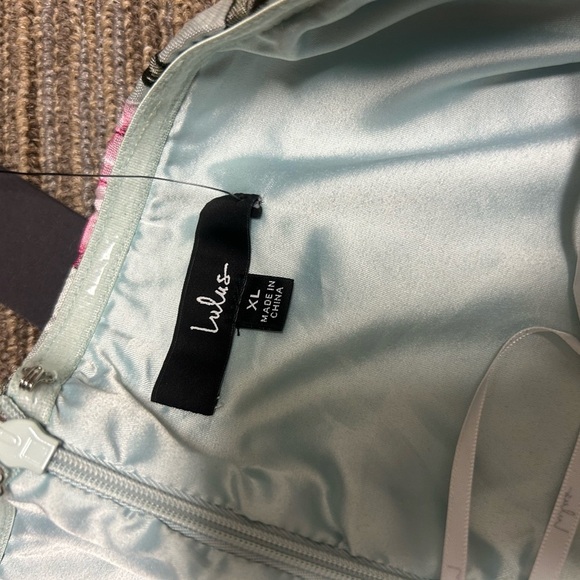 NWT Lulu's Elegant strapless, light sage Floral Dress for prom, wedding guest - Picture 4 of 8